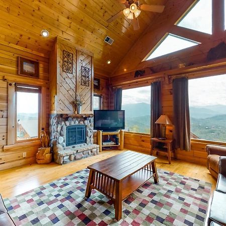 Big Sky Villa Pigeon Forge Exterior photo